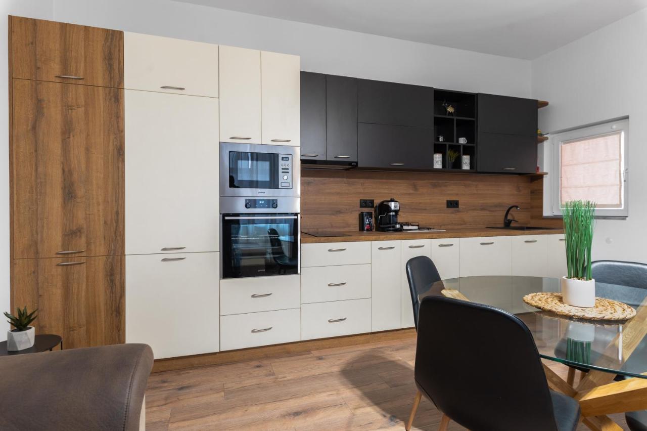 La Luna - High-End 2Bd Flat In The Top Centre By Flat Mаnager Sofia Exterior foto