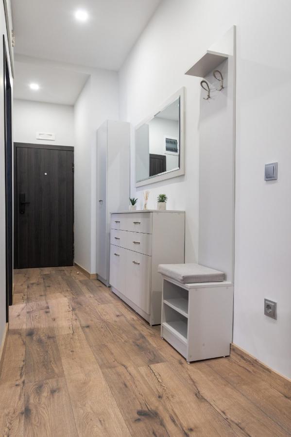 La Luna - High-End 2Bd Flat In The Top Centre By Flat Mаnager Sofia Exterior foto